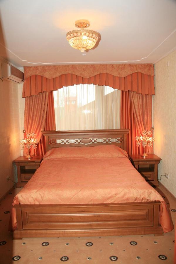 Olymp Hotel Uzhhorod Quarto foto