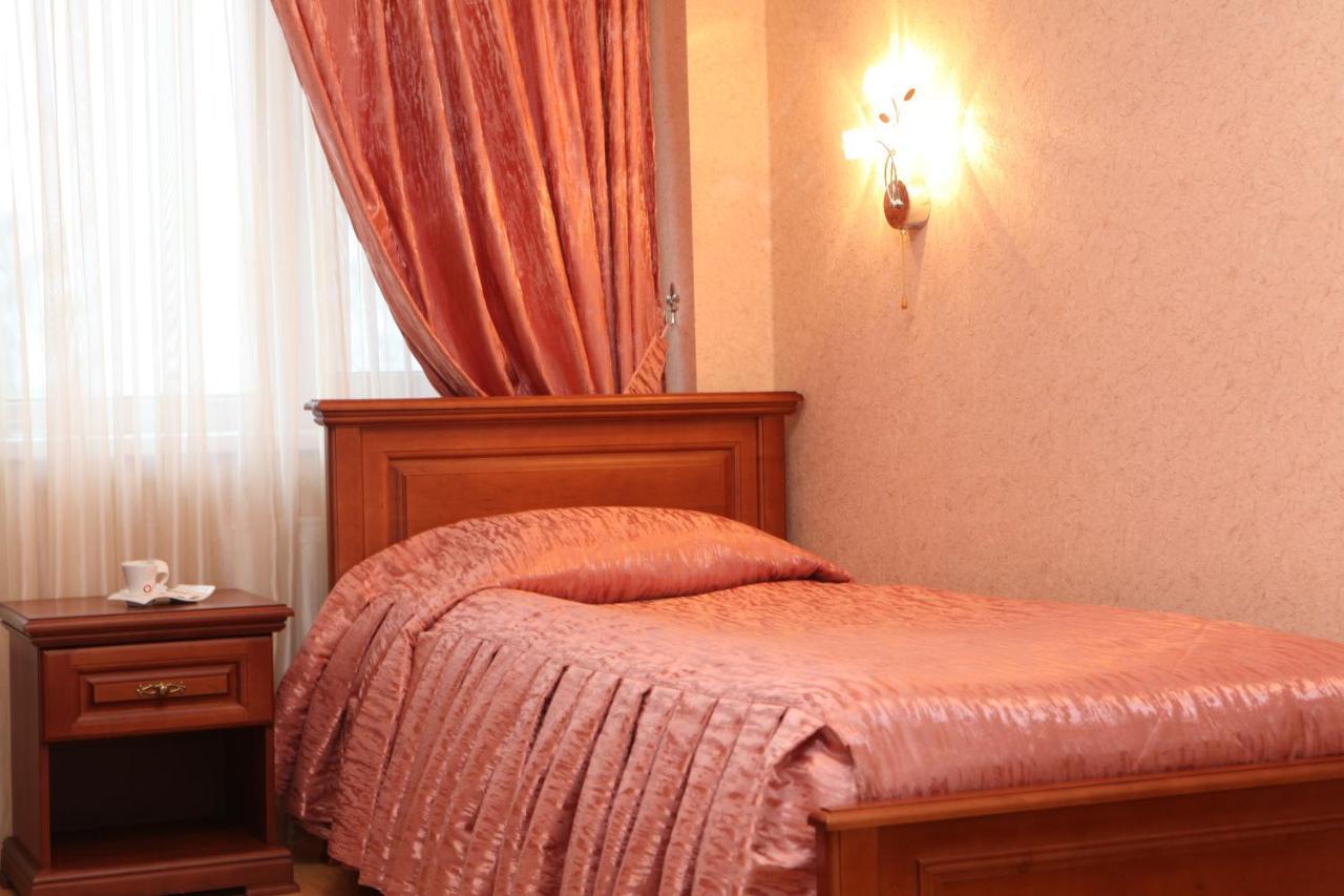 Olymp Hotel Uzhhorod Quarto foto